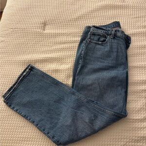 Abercrombie & Fitch Woman’s Medium Wash Baggy Jeans